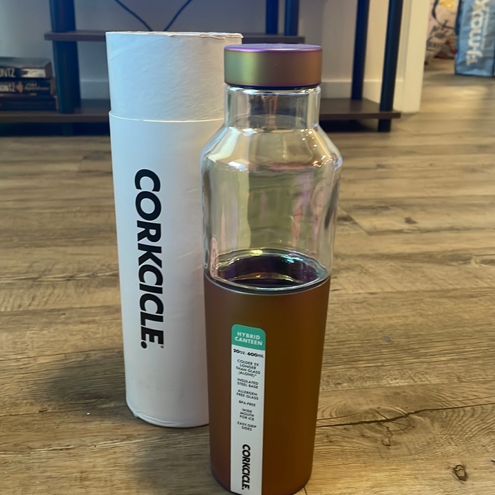 NWT Corkcicle 20oz Hybrid Canteen